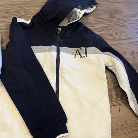 Sold - Lot of boys designer tops - Picture 5 of 6